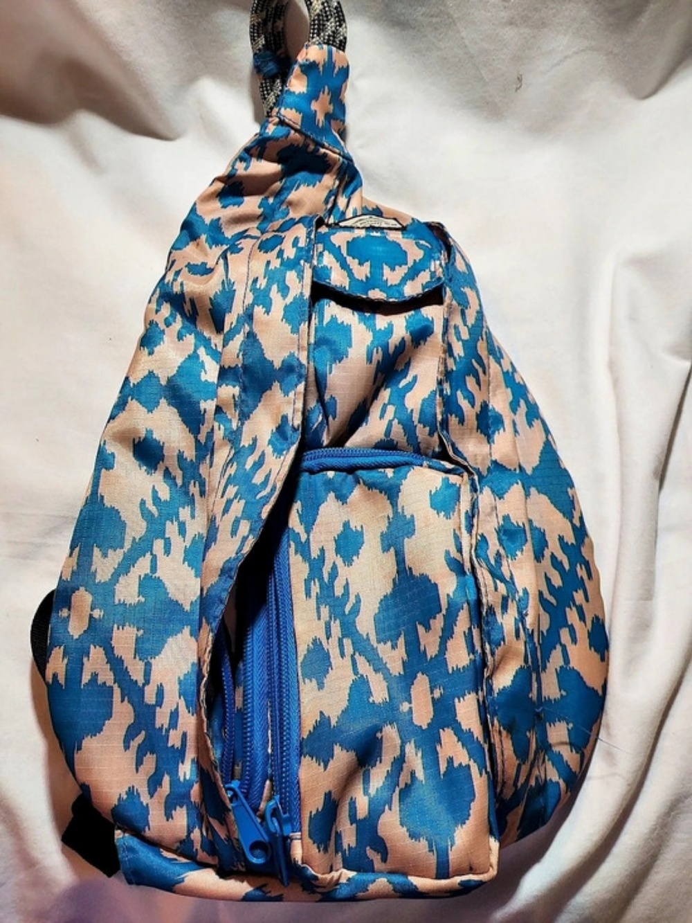 KAVU Rope Sling Bag Blue Cream River Ikat Geometric Crossbody Backpack